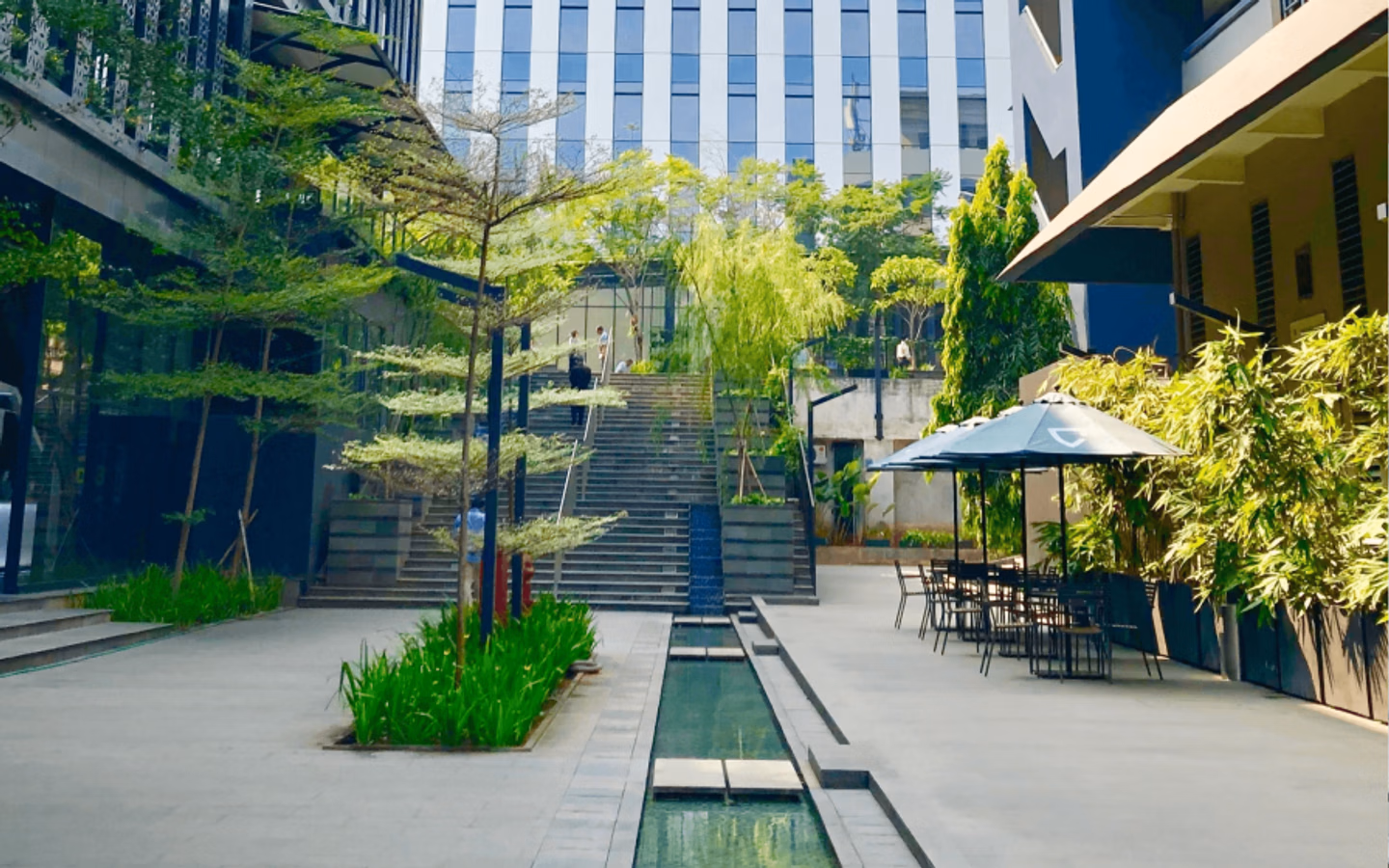 250m² Office To Let in Pinelands