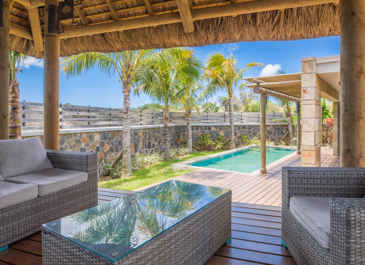 800m² Building For Sale in Bantry Bay