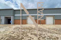 1,000m² Warehouse To Let in Clayville