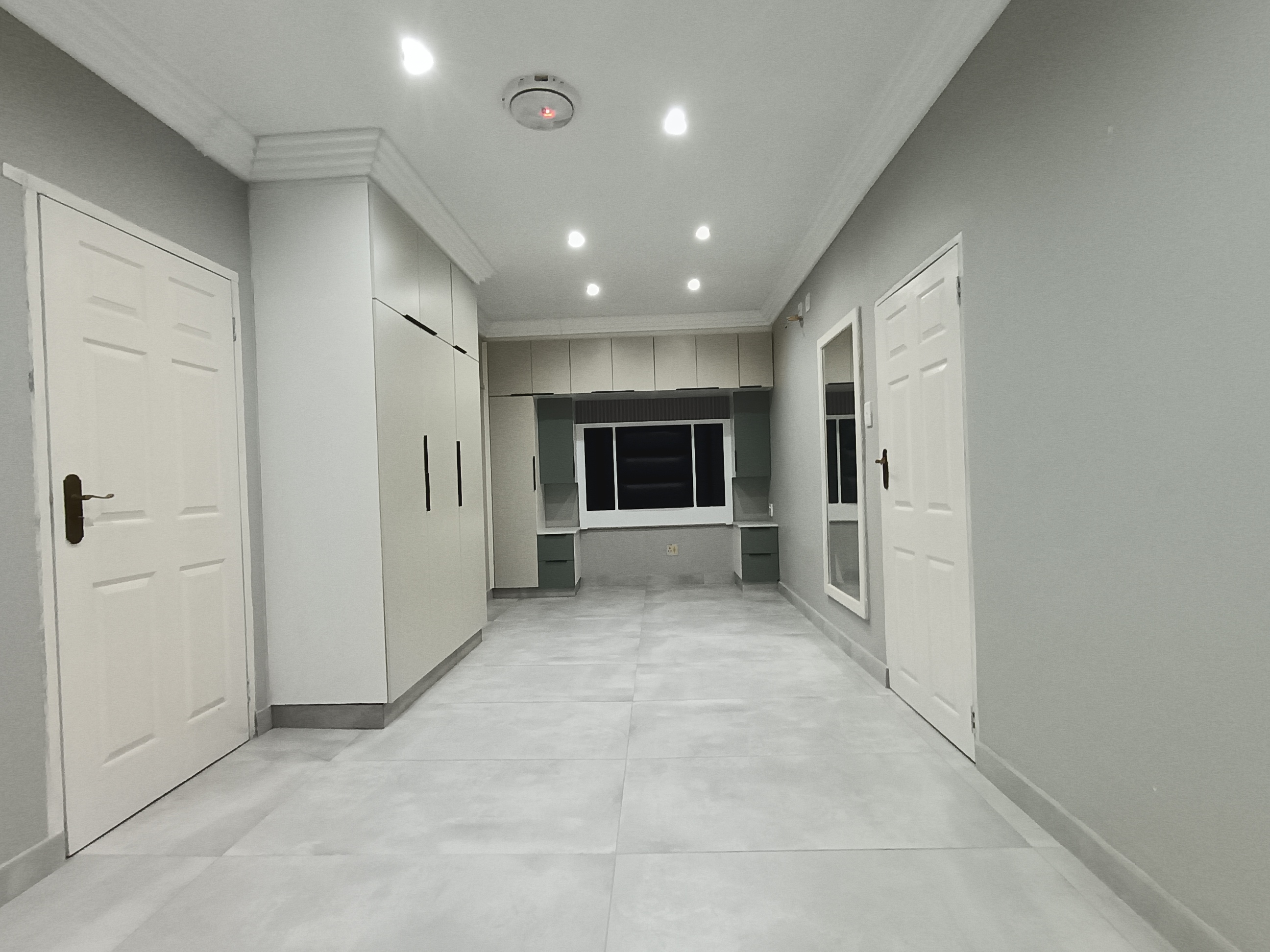 836m² Airport Hangar For Sale in Newlands West