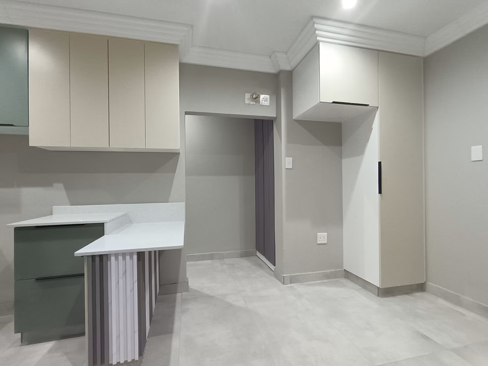 6,000m² Building For Sale in Nhlungwane