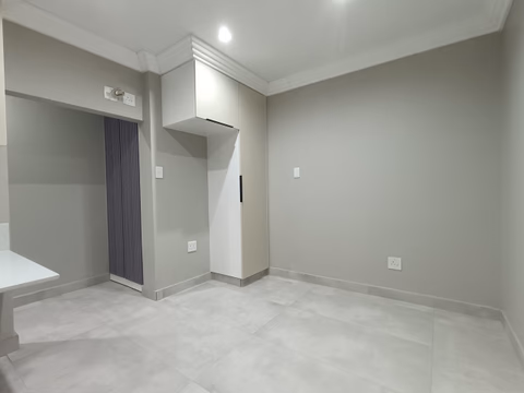 10,000m² Building For Sale in Newlands West