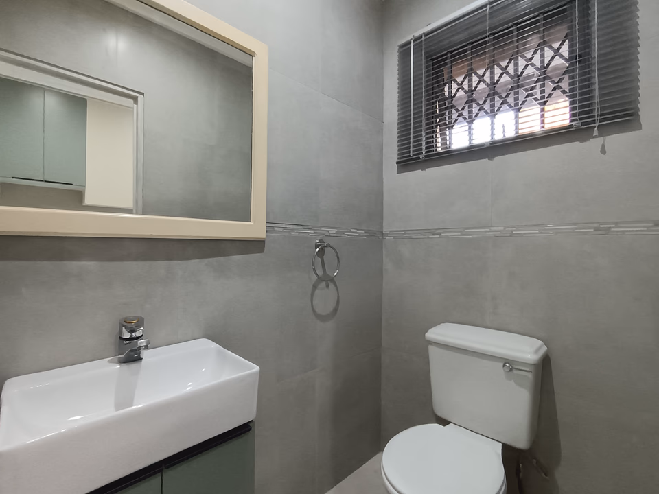 10,000m² Building For Sale in Newlands West