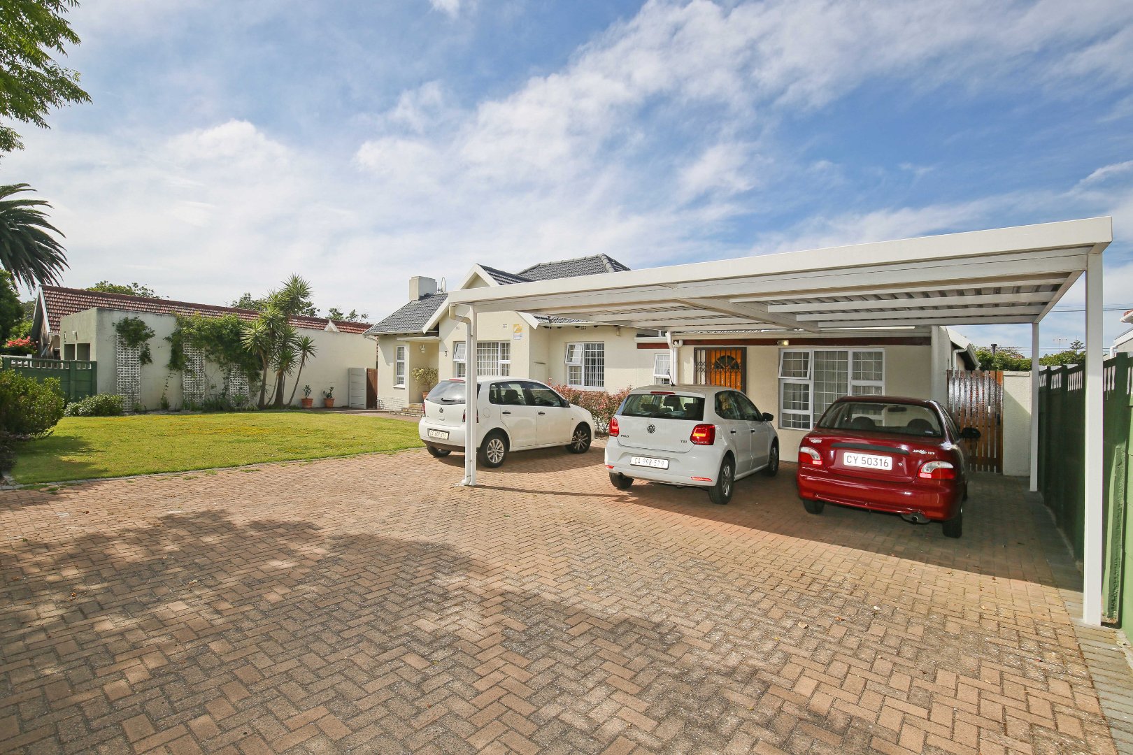 5 Bedroom House For Sale in Mangweni