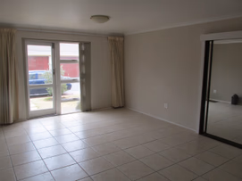 2 Bedroom Flat To Let in Camps Bay