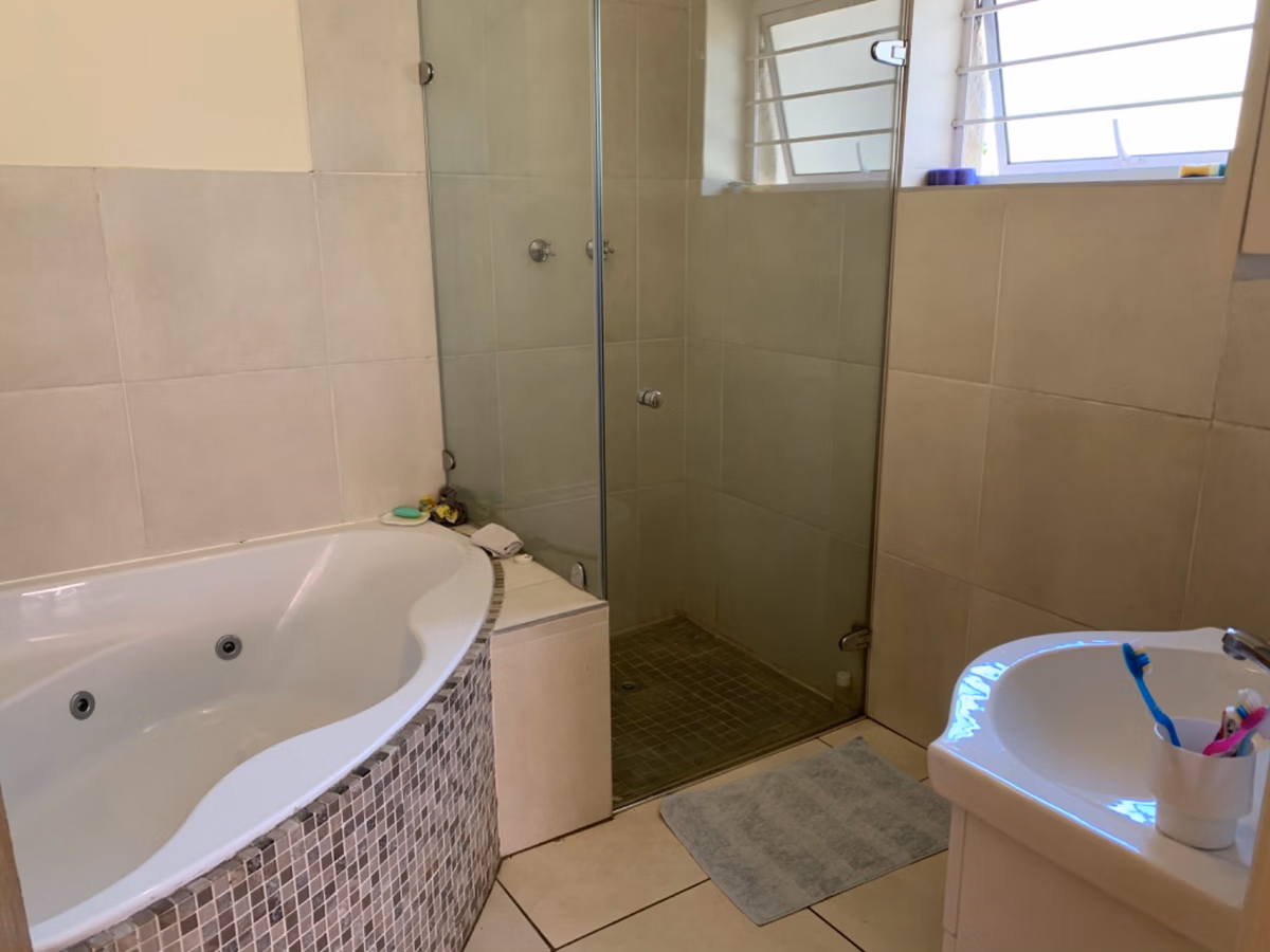 3 Bedroom House For Sale in Mangweni