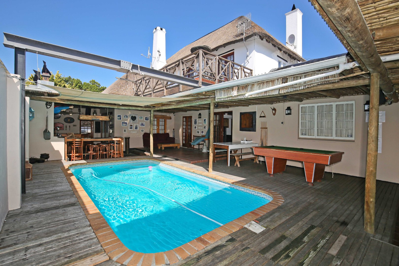 6 Bedroom House For Sale in Mangweni