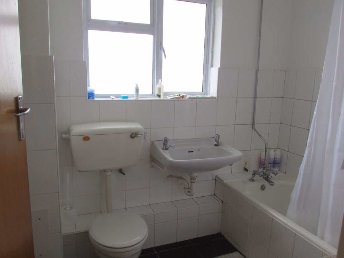 3 Bedroom Flat To Let in Mangweni