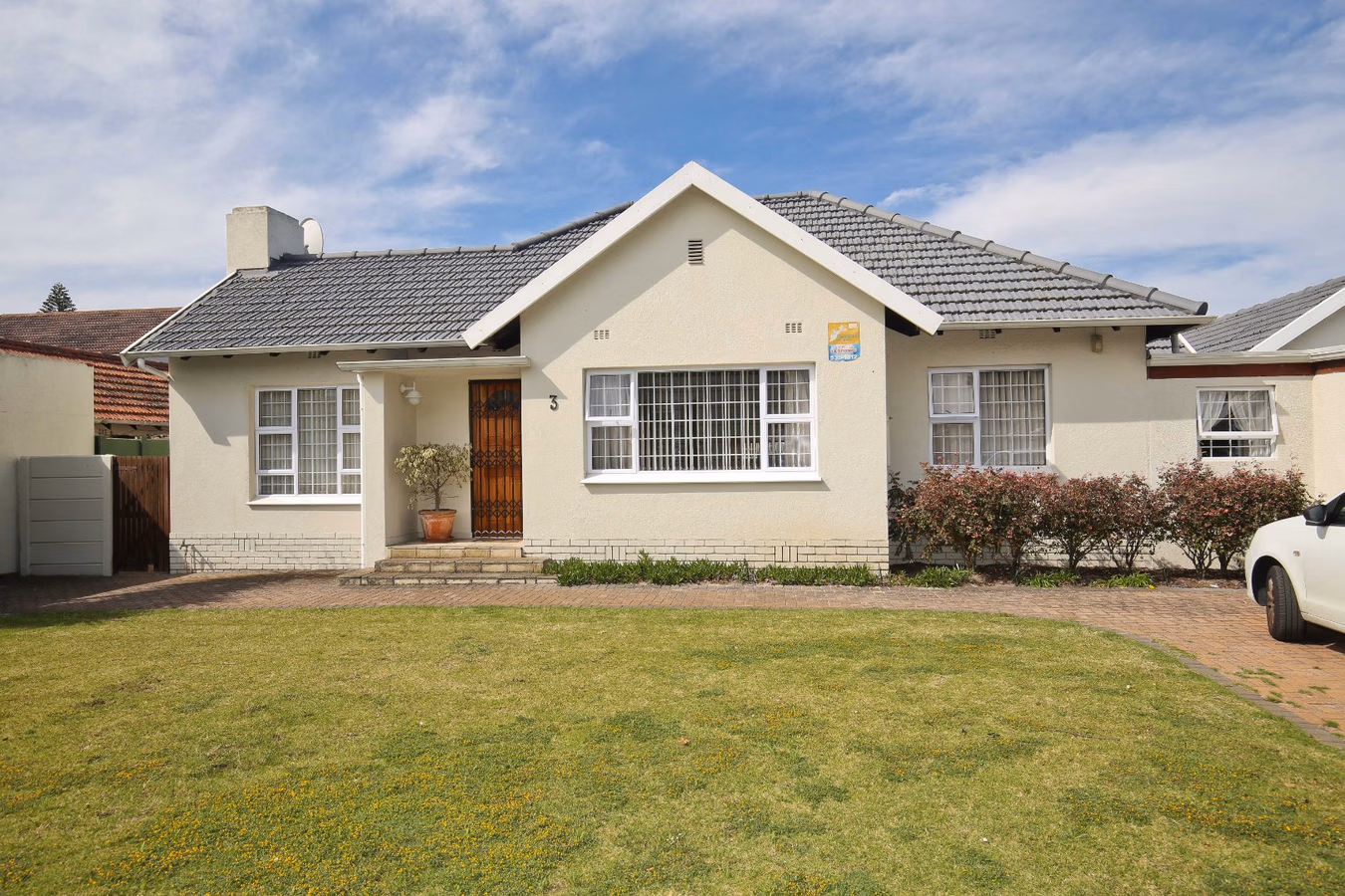 5 Bedroom House For Sale in Mangweni