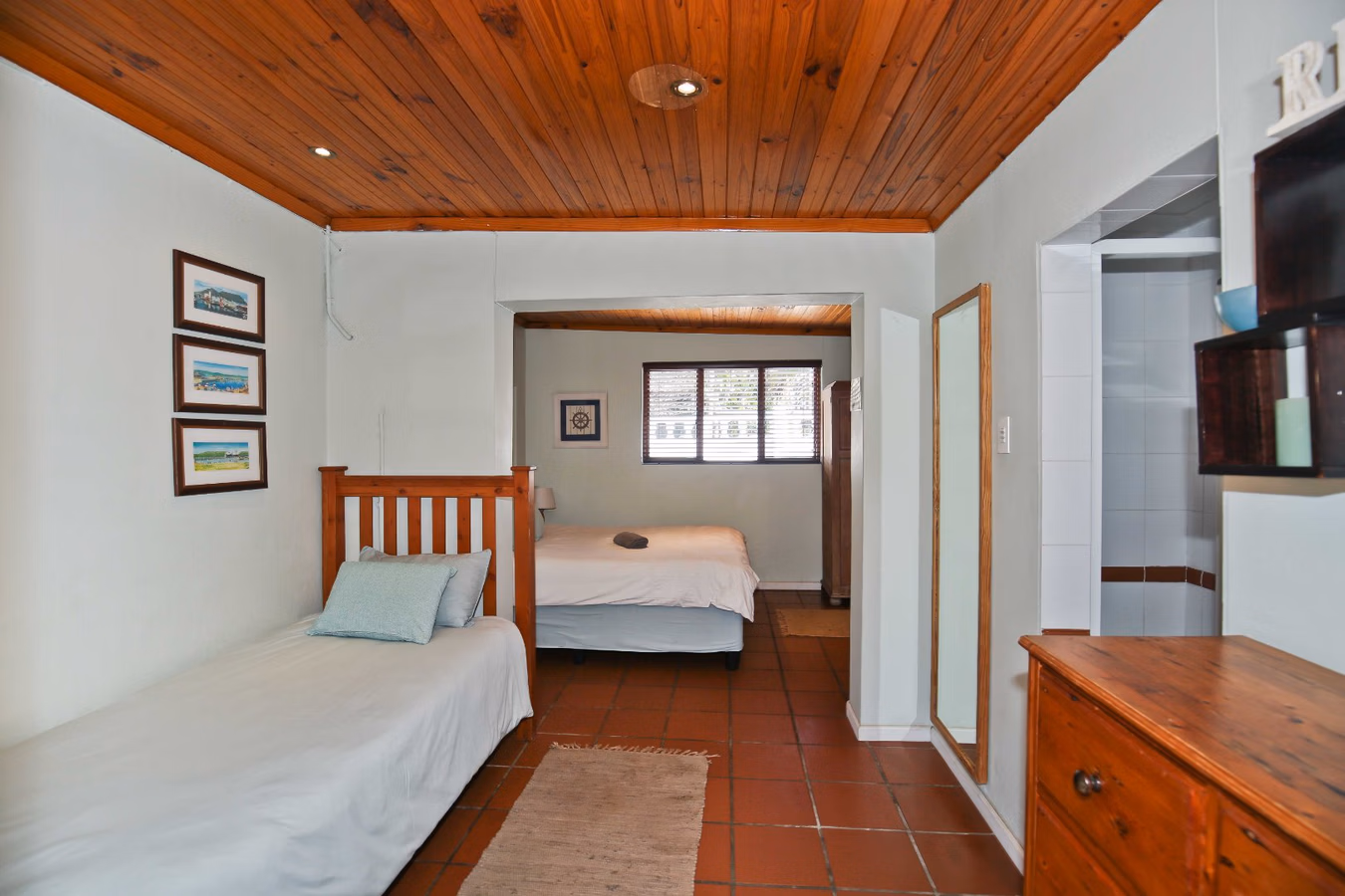 6 Bedroom House For Sale in Mangweni