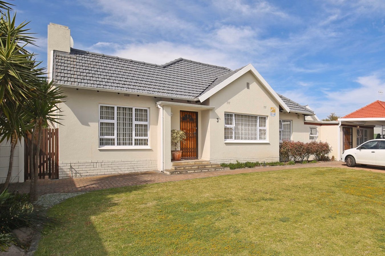 5 Bedroom House For Sale in Mangweni