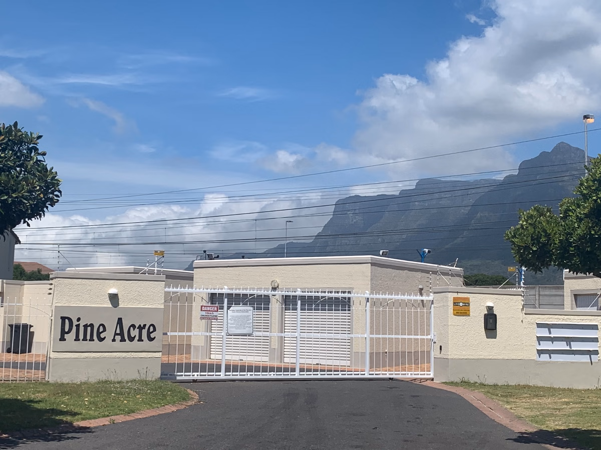 2 Bedroom House For Sale in Mangweni