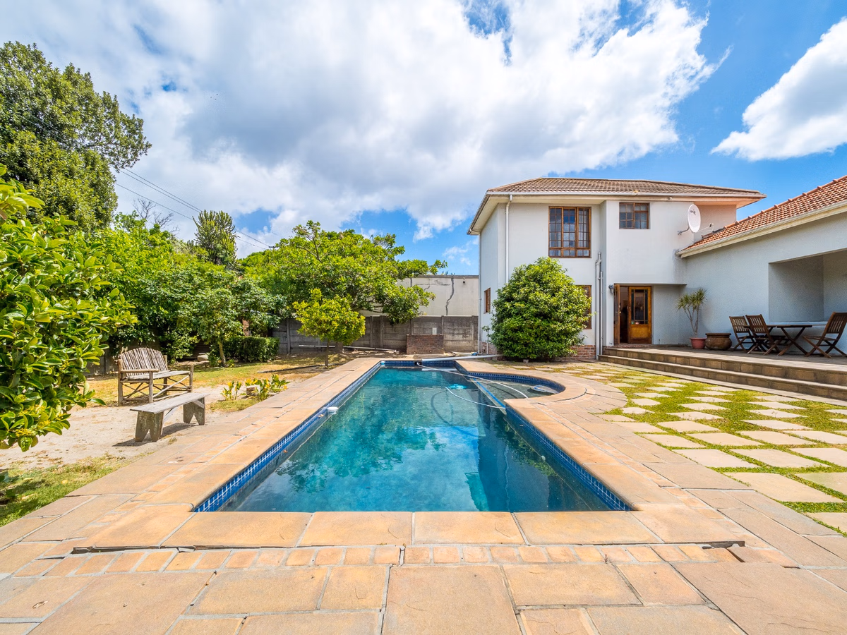 4 Bedroom House For Sale in Mangweni