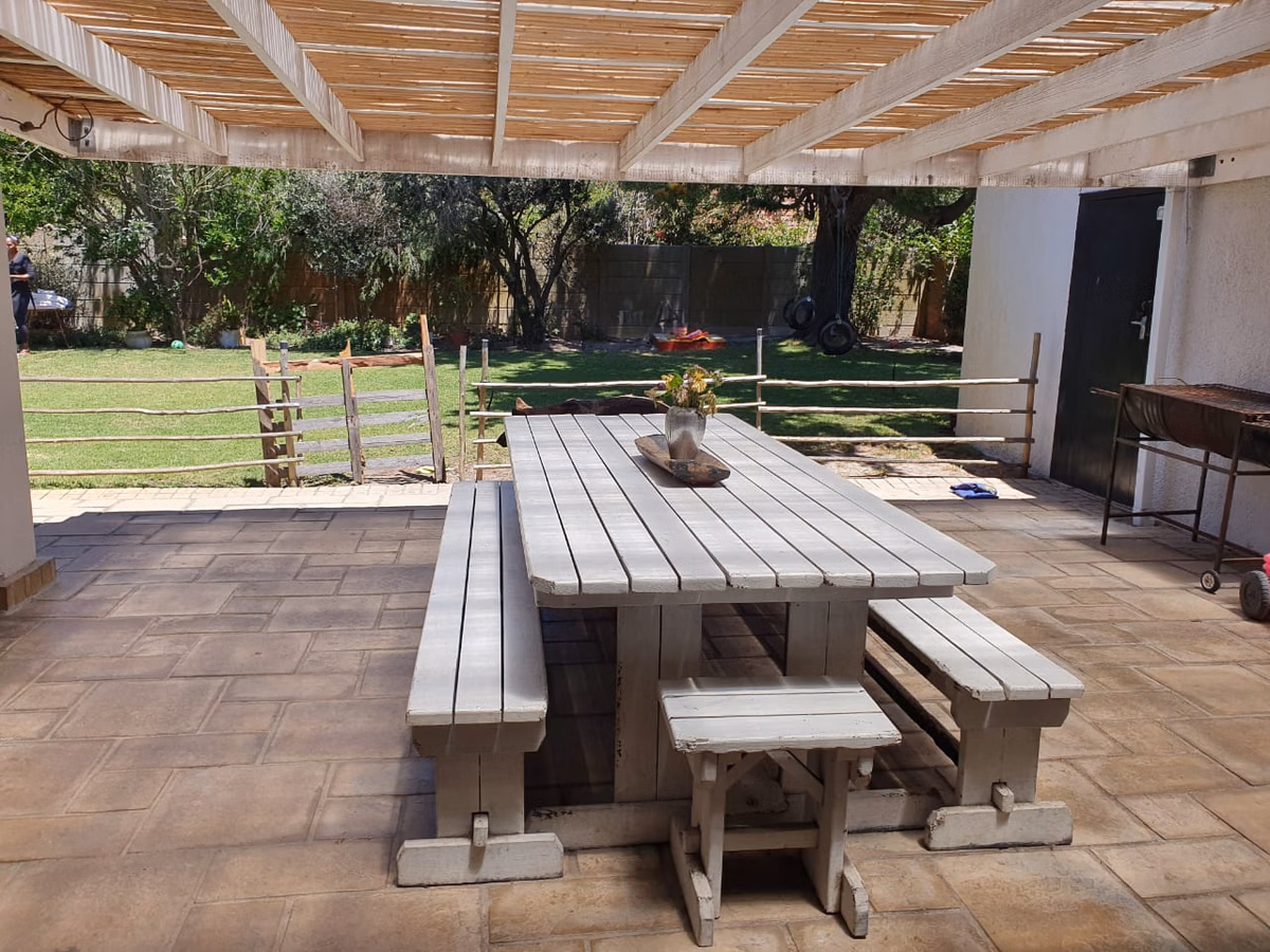 3 Bedroom House For Sale in Mangweni