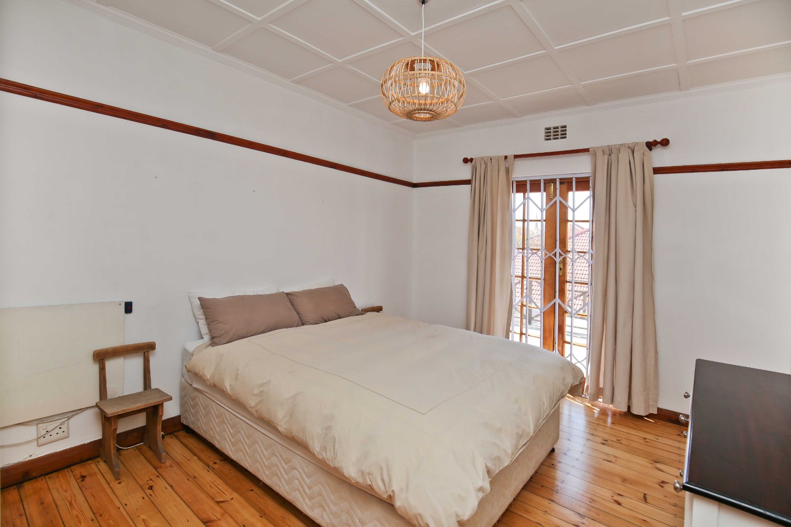 6 Bedroom House For Sale in Mangweni