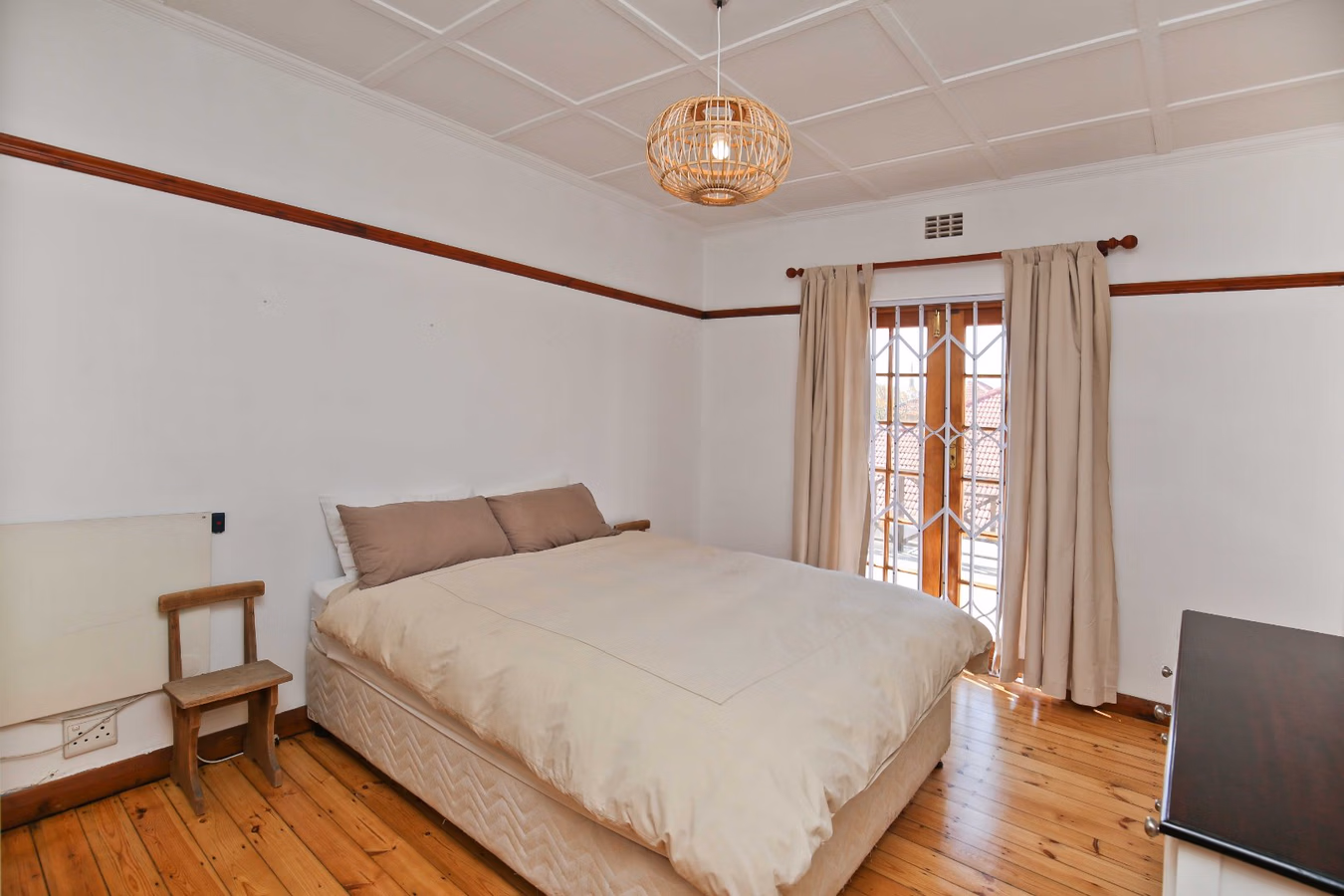 6 Bedroom House For Sale in Mangweni