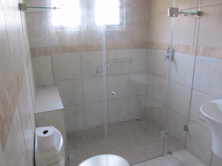 2 Bedroom Flat To Let in Camps Bay