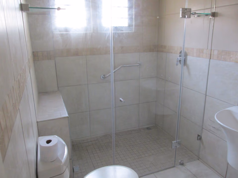 2 Bedroom Flat To Let in Camps Bay