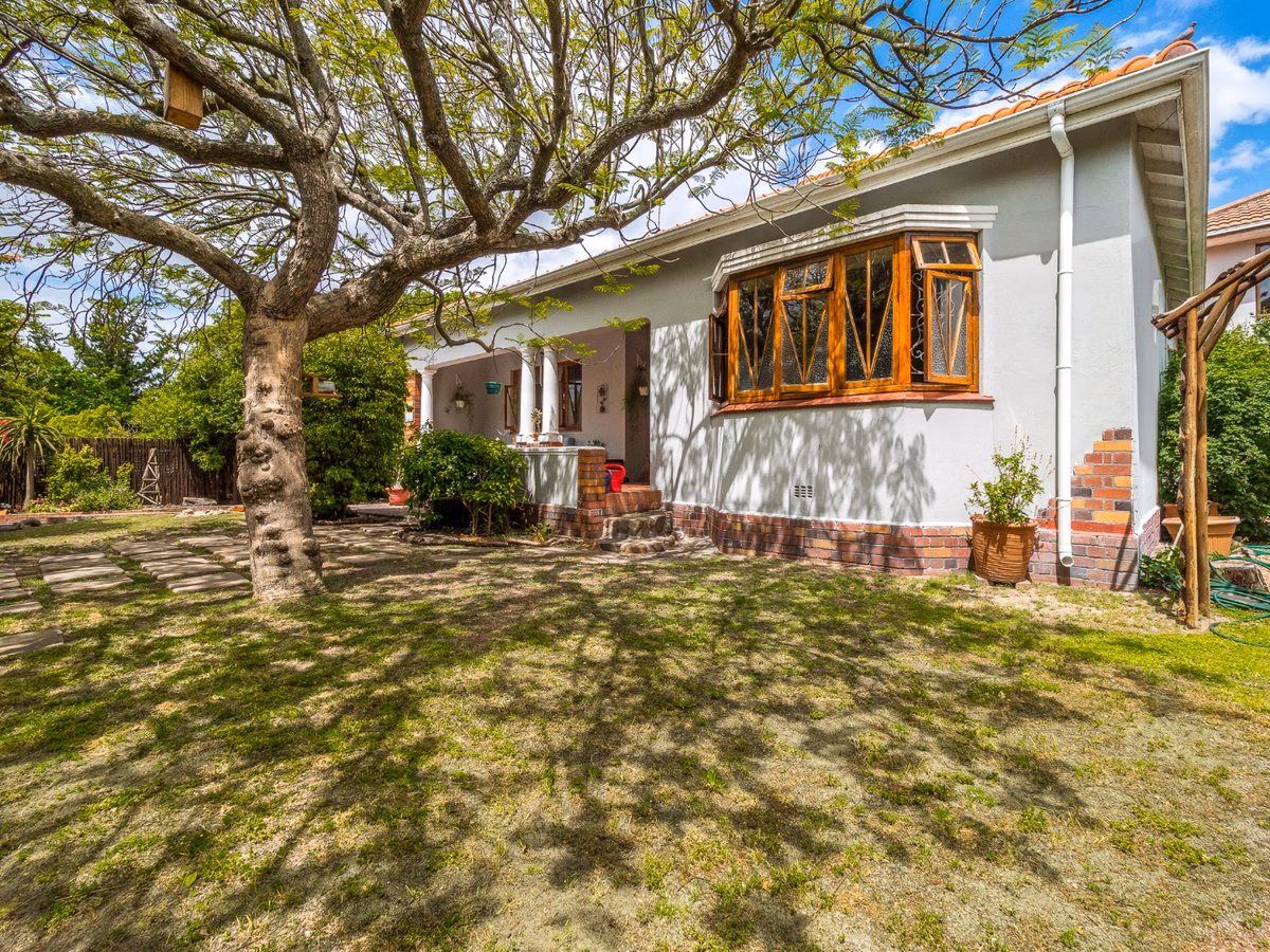 4 Bedroom House For Sale in Mangweni