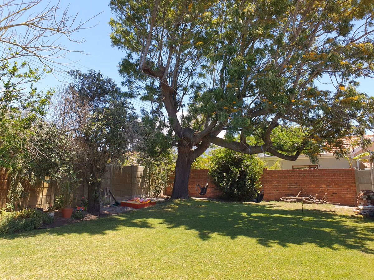 3 Bedroom House For Sale in Mangweni