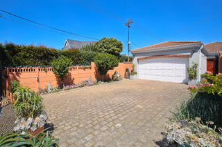 2 Bedroom House For Sale in Mangweni