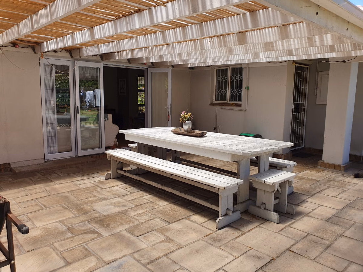 3 Bedroom House For Sale in Mangweni