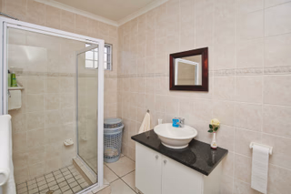 5 Bedroom House For Sale in Mangweni