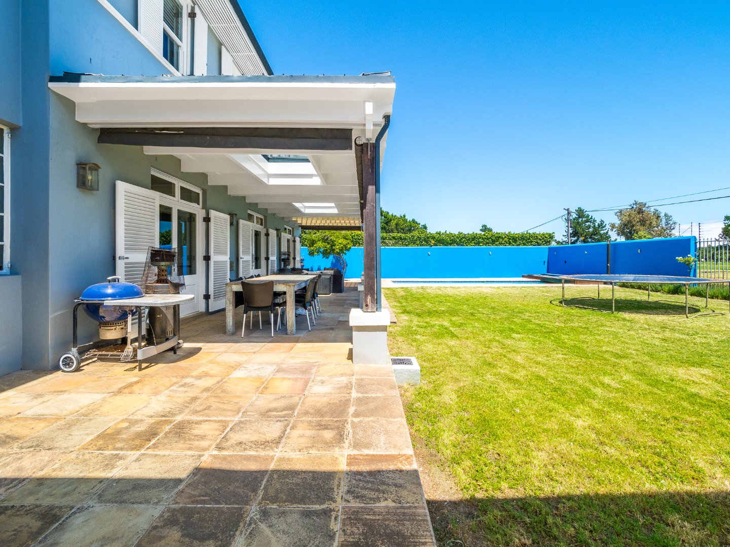 6 Bedroom House For Sale in Mangweni