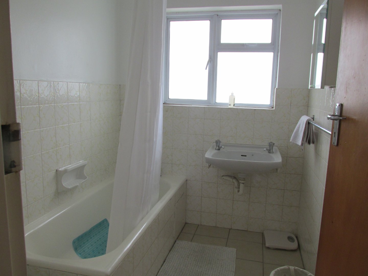 3 Bedroom Flat To Let in Mangweni