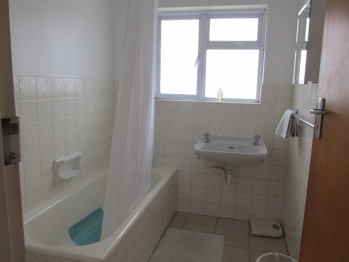 3 Bedroom Flat To Let in Mangweni