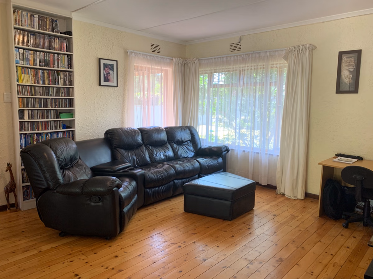 3 Bedroom House For Sale in Mangweni