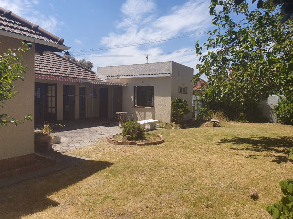3 Bedroom House For Sale in Mangweni
