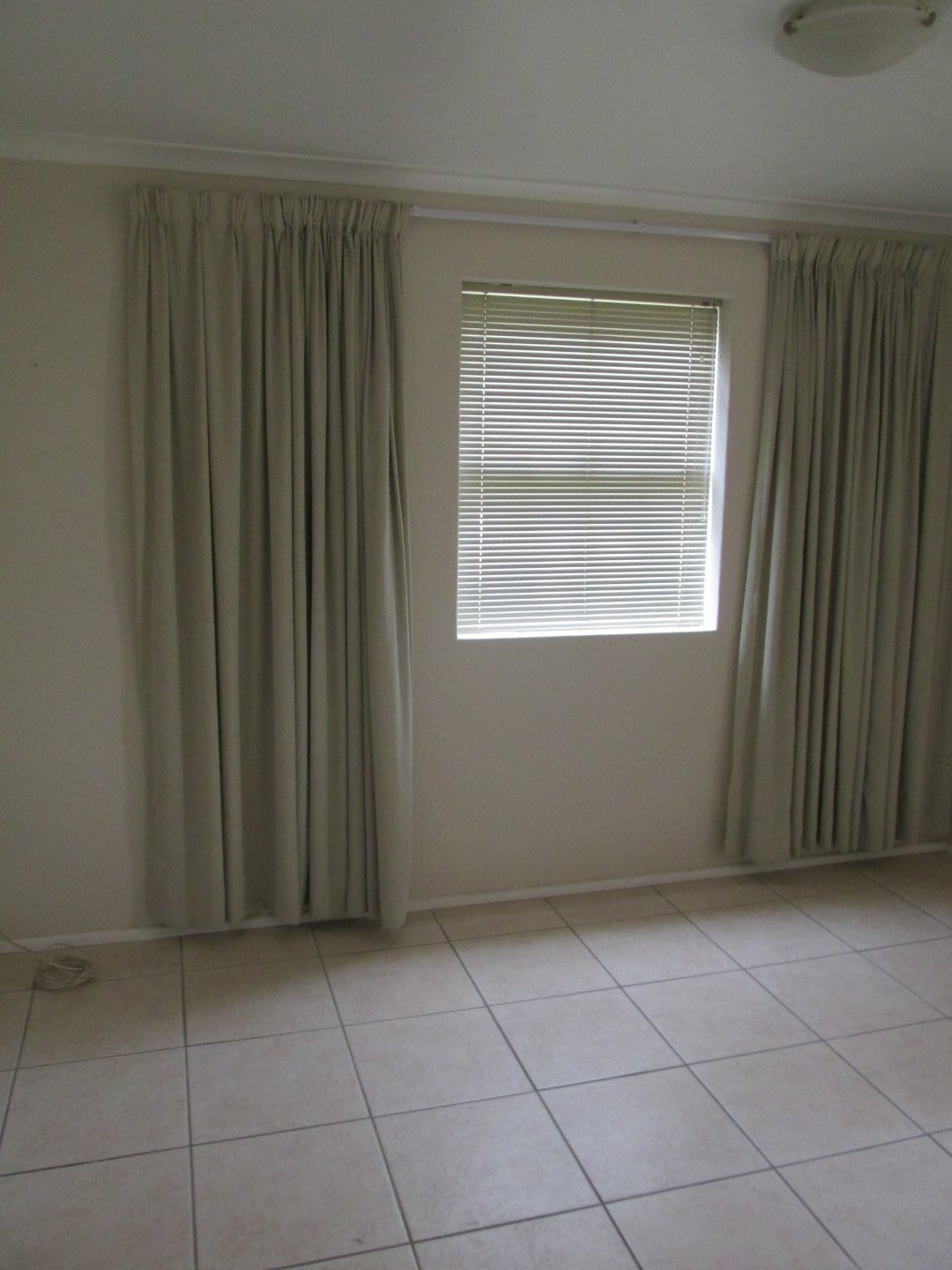 2 Bedroom Flat To Let in Camps Bay