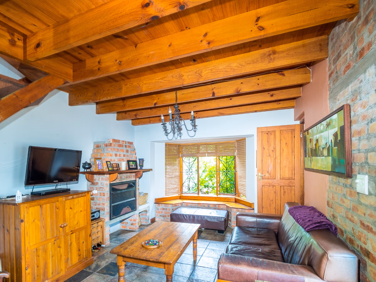 4 Bedroom House For Sale in Mangweni