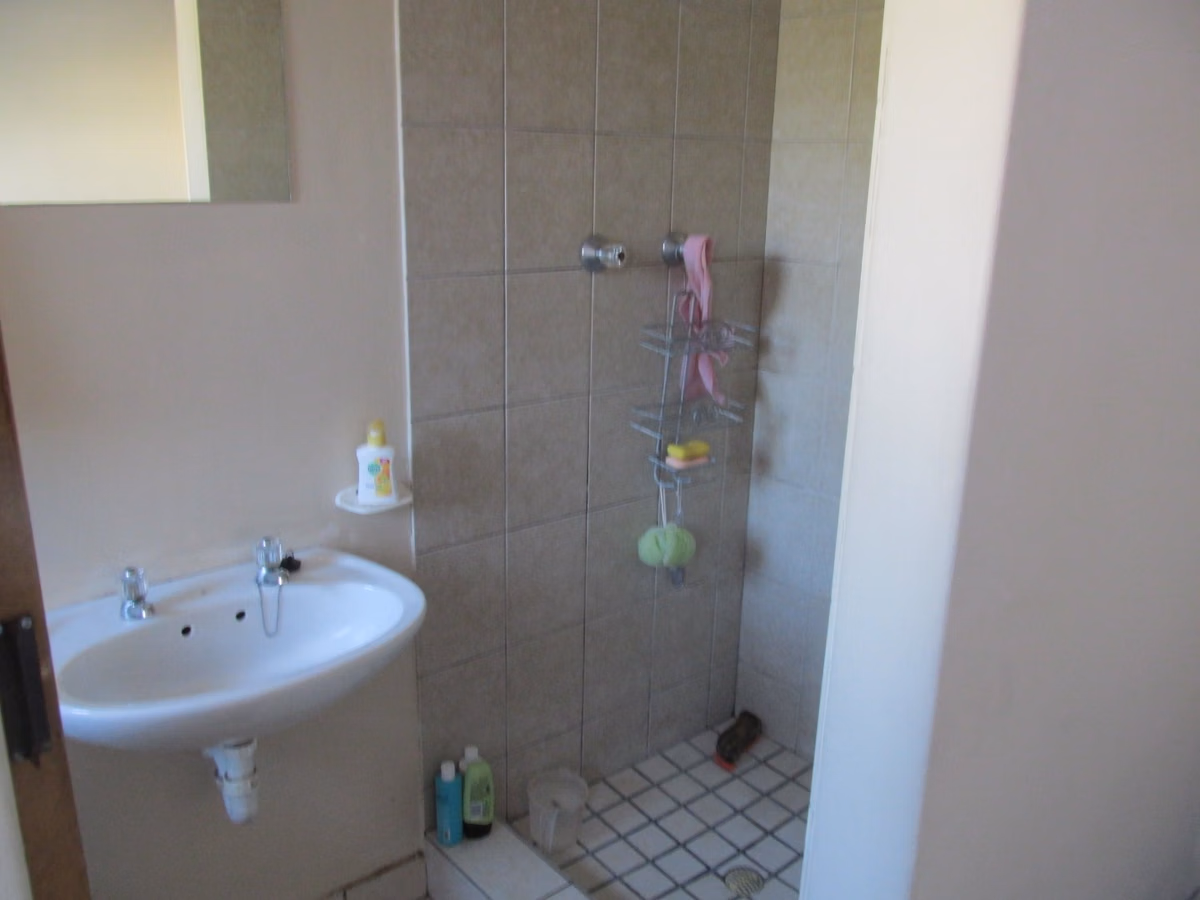 4 Bedroom House To Let in Mangweni