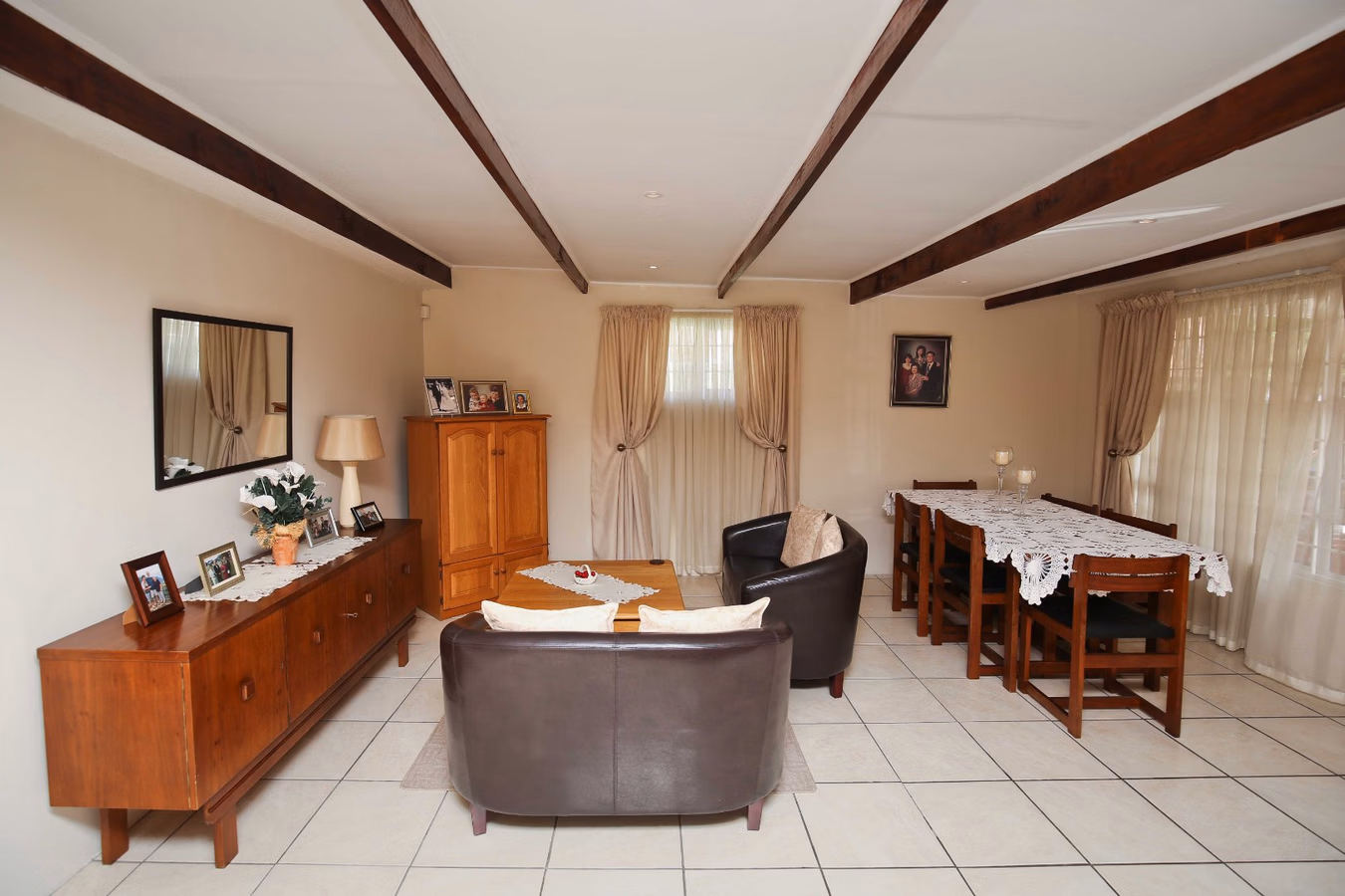 5 Bedroom House For Sale in Mangweni