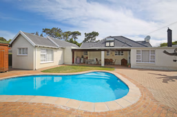 5 Bedroom House For Sale in Mangweni