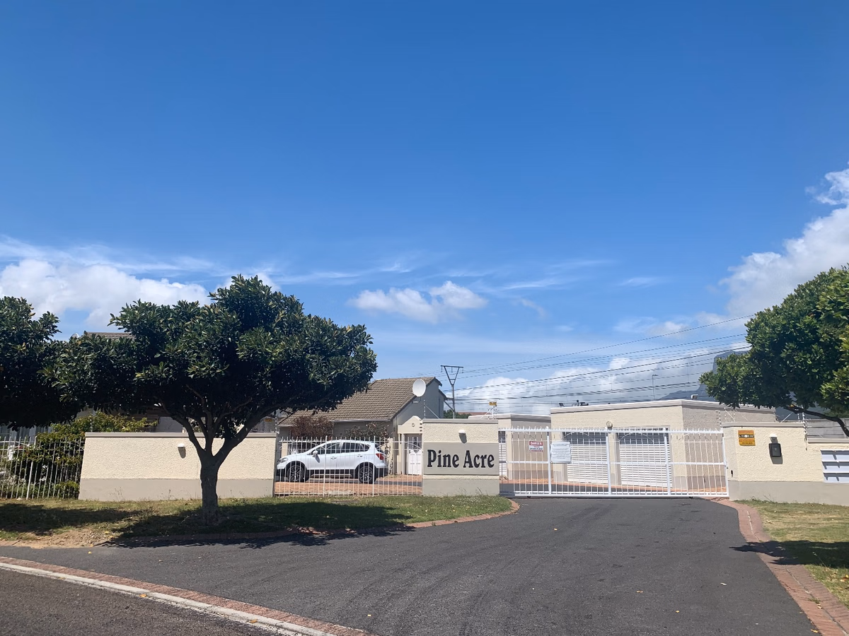 2 Bedroom House For Sale in Mangweni