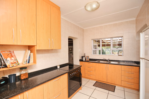 5 Bedroom House For Sale in Mangweni