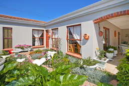 2 Bedroom House For Sale in Mangweni