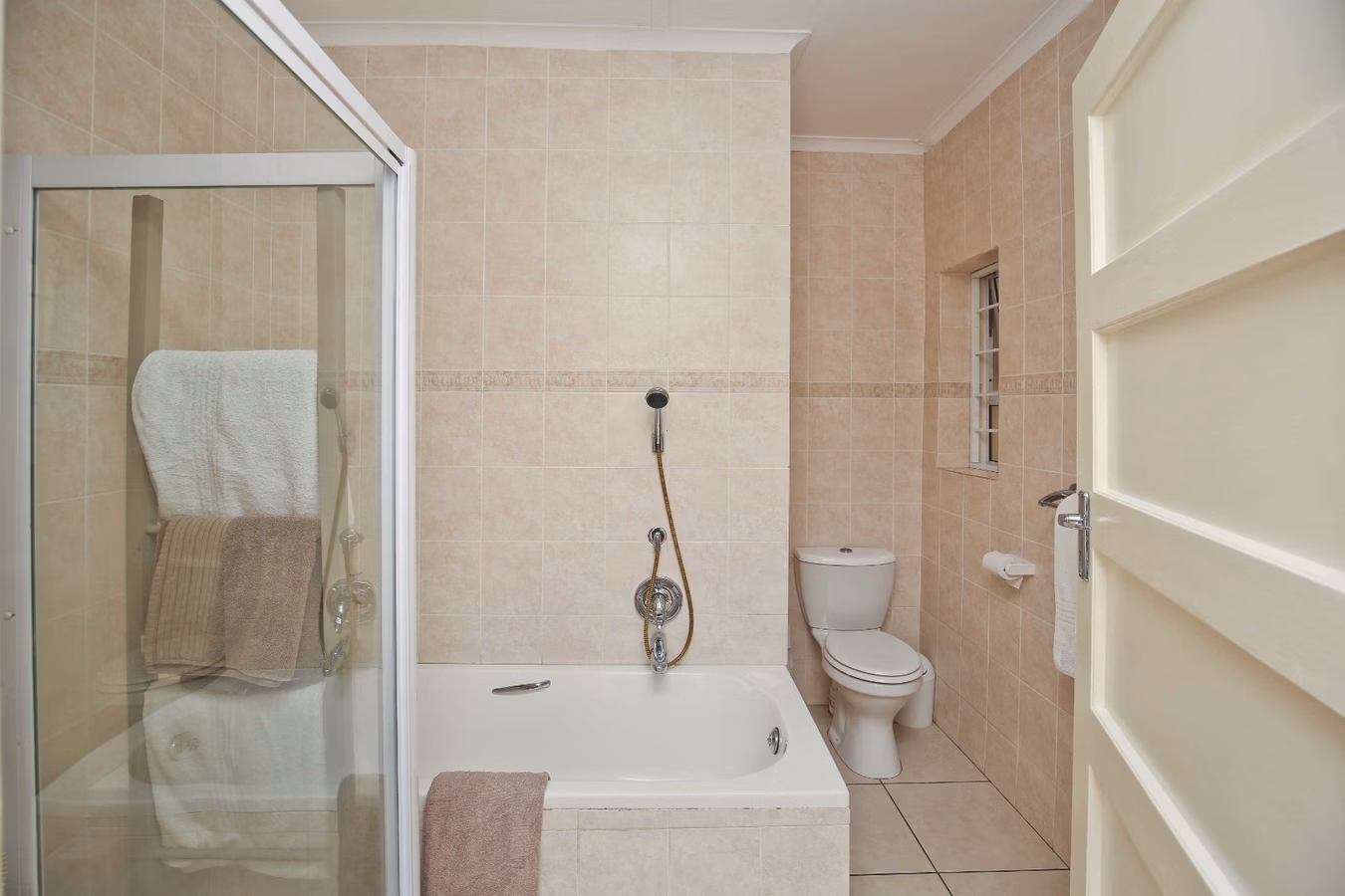 5 Bedroom House For Sale in Mangweni
