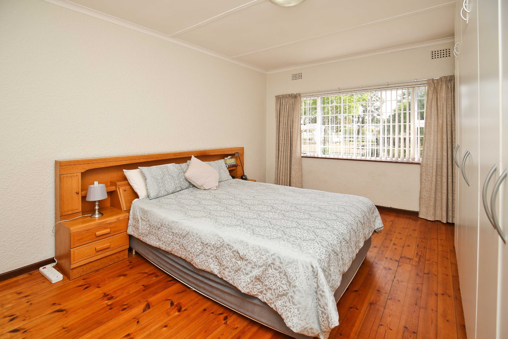 5 Bedroom House For Sale in Mangweni
