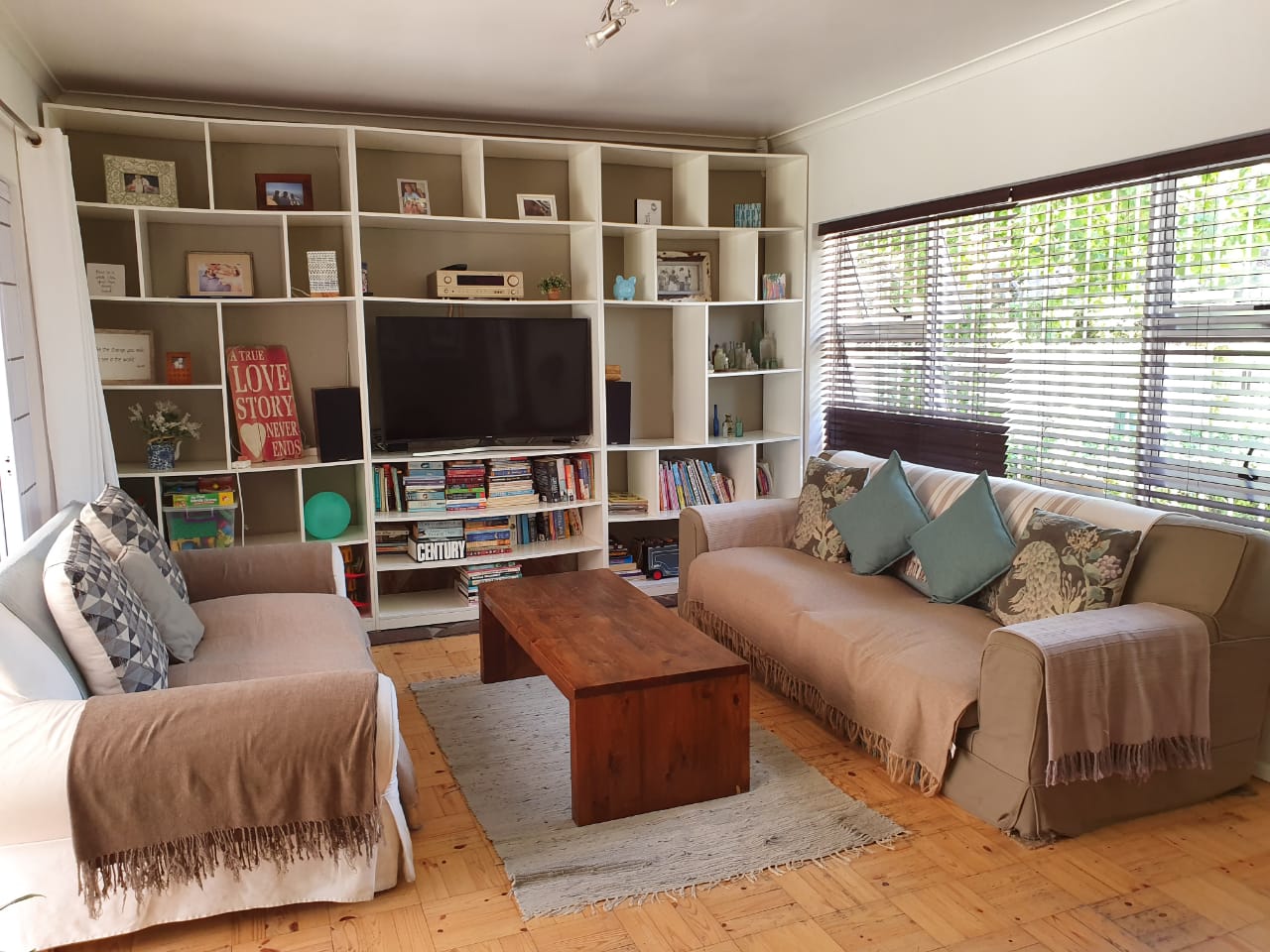 3 Bedroom House For Sale in Mangweni