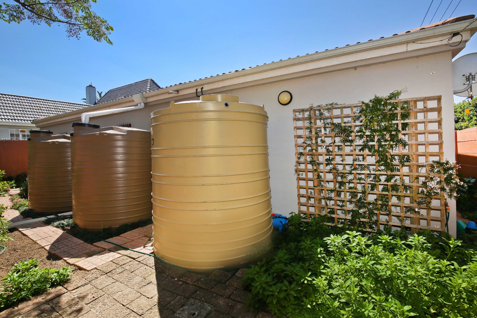 2 Bedroom House For Sale in Mangweni