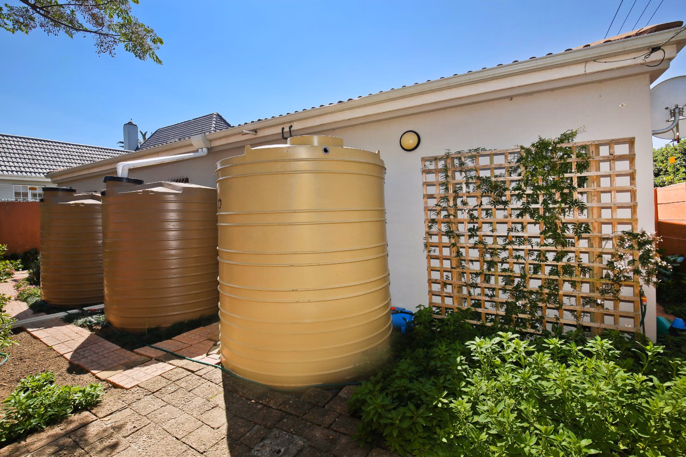 2 Bedroom House For Sale in Mangweni