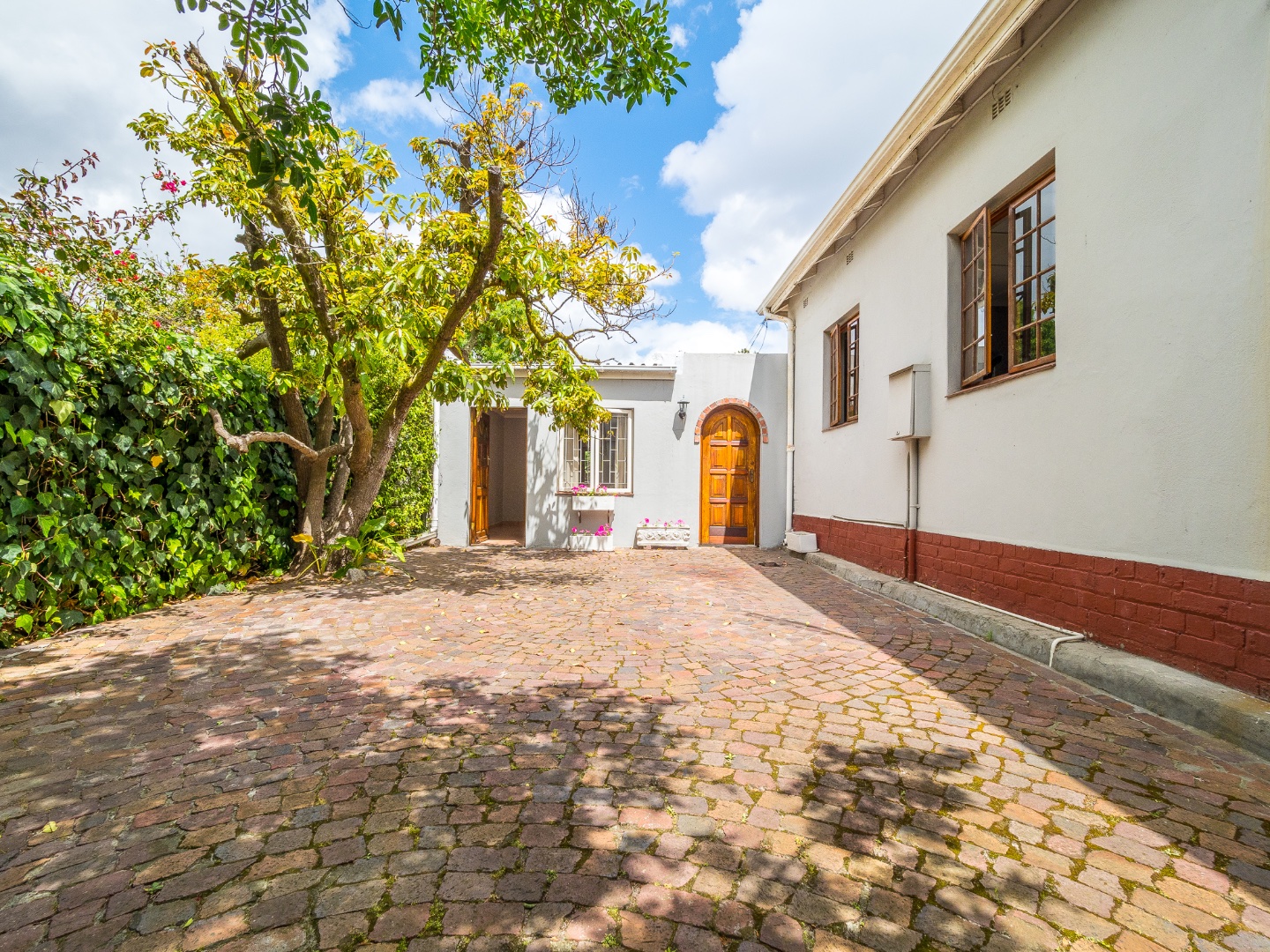 4 Bedroom House For Sale in Mangweni
