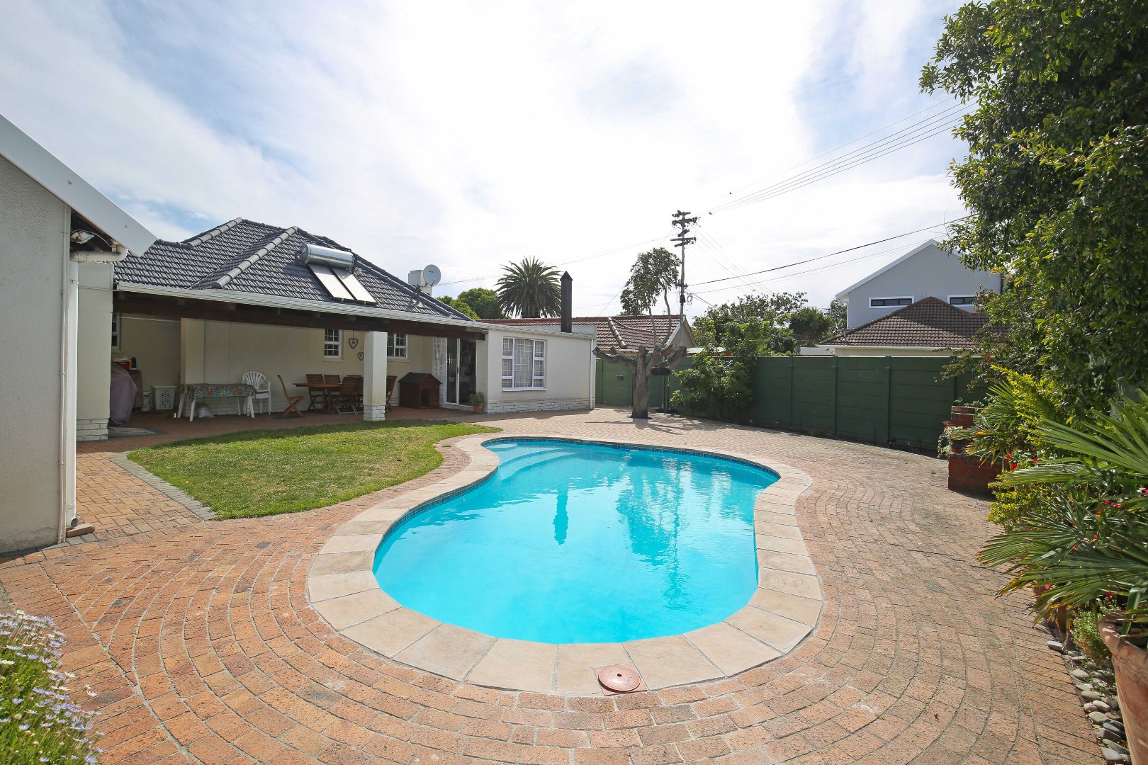 5 Bedroom House For Sale in Mangweni