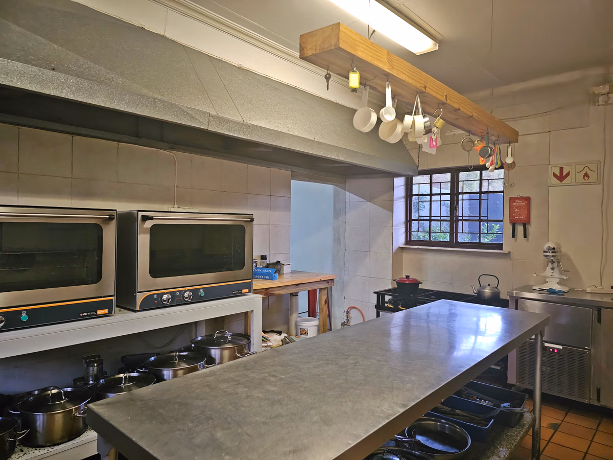 2 Bedroom Apartment For Sale in Ottery