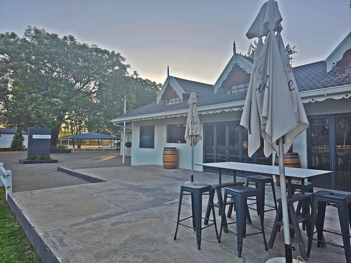 2 Bedroom Apartment For Sale in Ottery