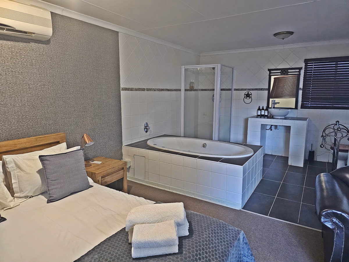 2 Bedroom Apartment For Sale in Ottery